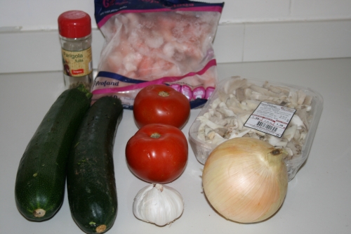 01. Ingredientes para calabacines rellenos de gambas y verduras