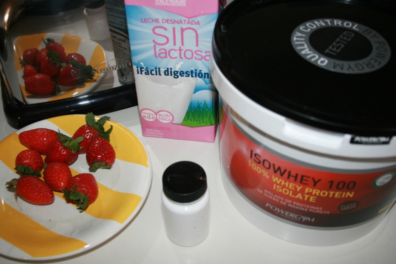 01. ingredientes batido de fresas fit