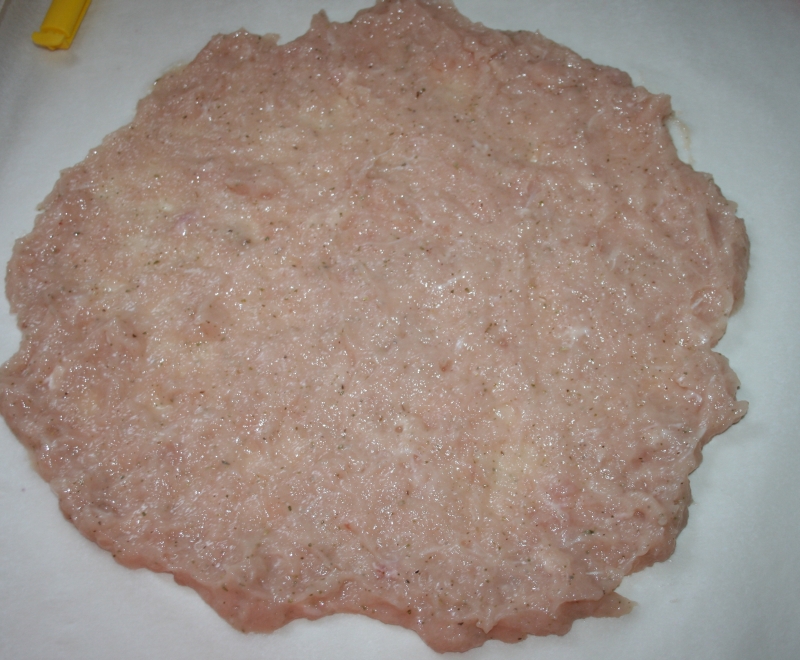 02. Esparcimos la masa de la pizza fit en blog de nutrición