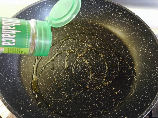 03. Ajo y albahaca en el sandwich fitness de berenjena en tu blog de fitness para mujeres y blog de recetas fitness