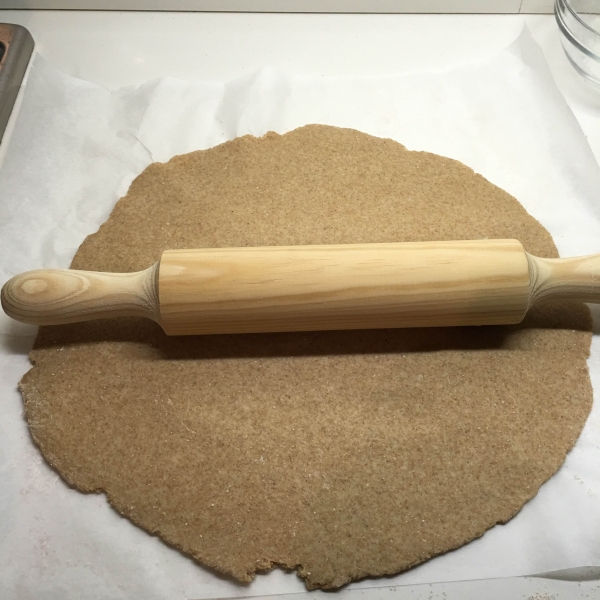 05. La masa lisa para cortar las trenzas rellenas de fresas en blog de recetas fitness