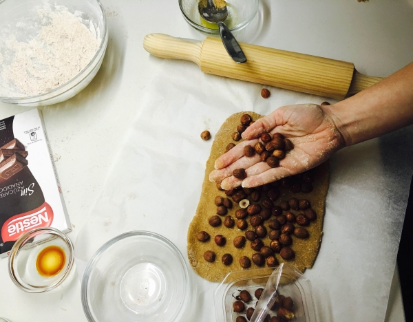 05. Las avellanas para la torta bombón fit en blog de fitness para mujeres y blog de recetas fitness