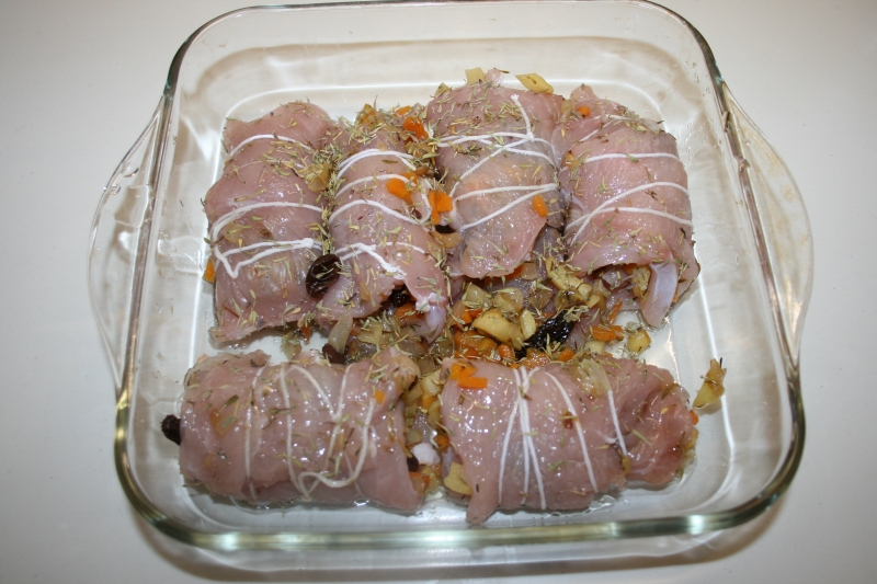 06. Meter los rollitos de pavo rellenos en el horno